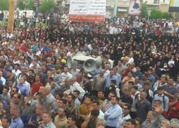 Thousands of women and men take to the streets of Kazeroun