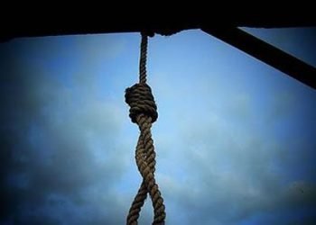 Woman suffering from cancer hangs herself