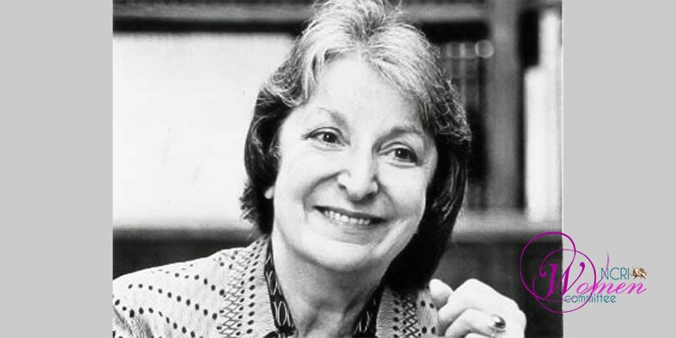 Pauline Kael: Influential Film Critic Who Revolutionized Movie Reviews