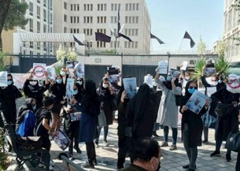 Women widely participated in protests of teachers, doctors and nurses