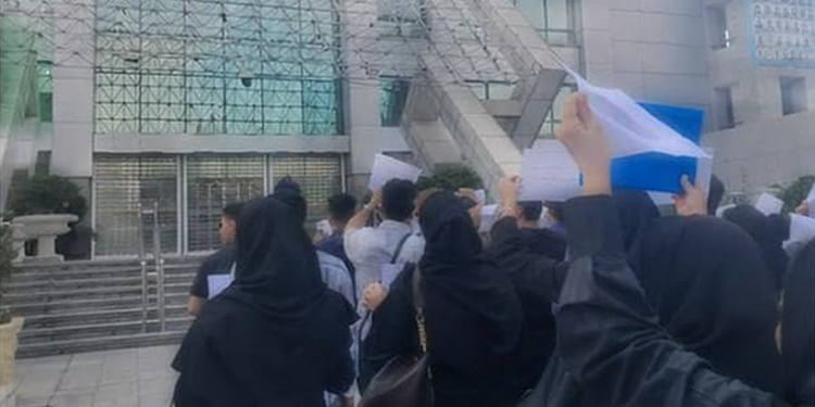 Iran Healthcare Workers Protest Against Severe Livelihood and Structural Crises